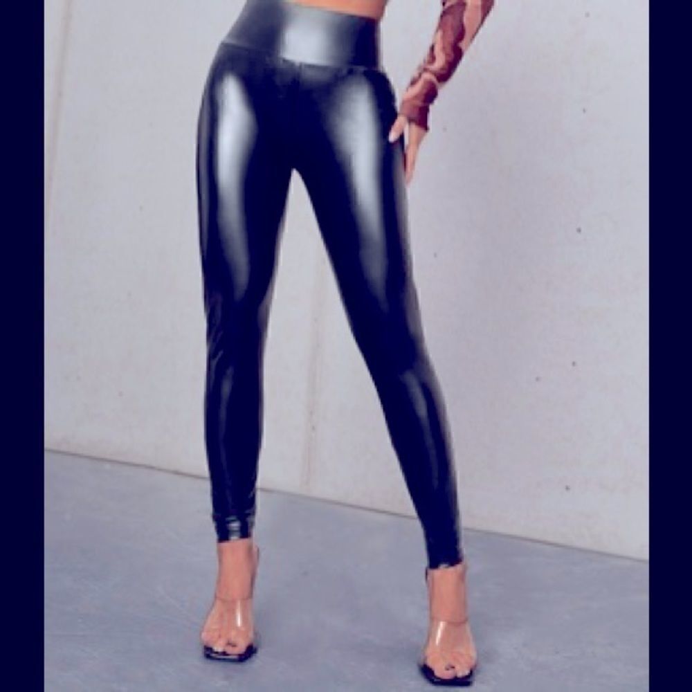 💥S Batro Faux Leather Pants Law Rise Size : Medium